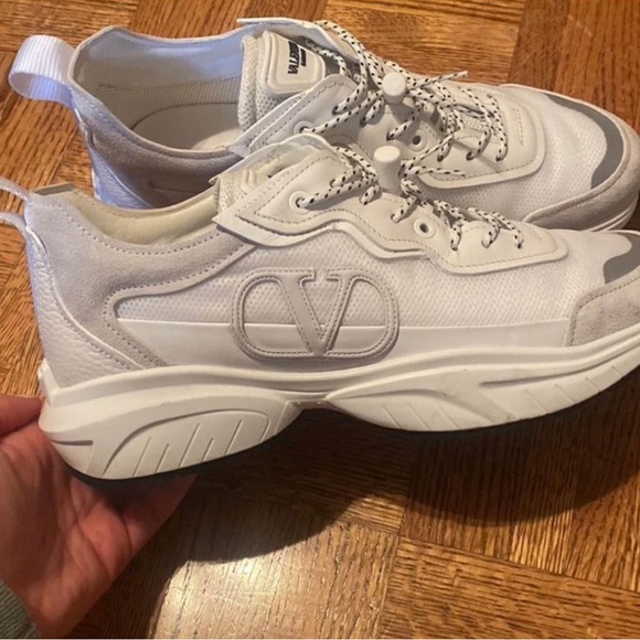 Valentino Sneakers- retro look. Limited edition - Picture 2 of 3